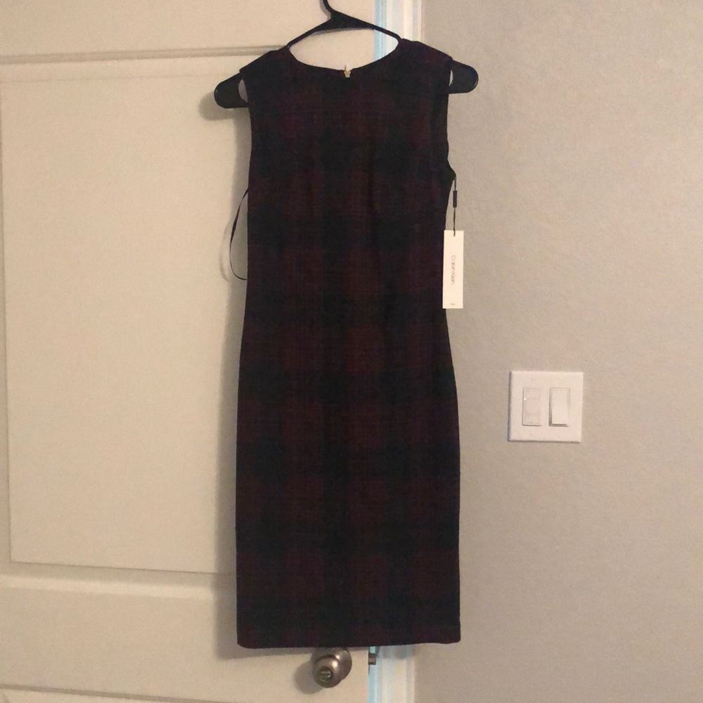 Sleeveless form fitting dress
